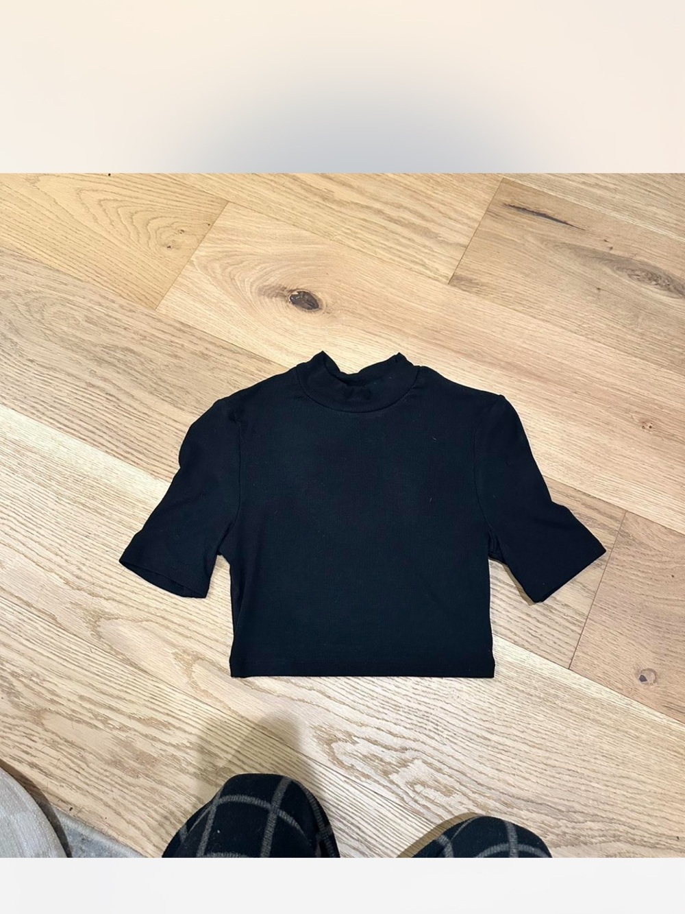 SHEIN Black Mock-Neck Cropped Short Sleeve Top